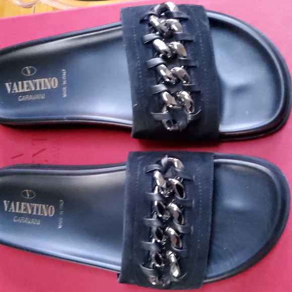 Valentino Garavani Chain slides!!EUC!! - Picture 2 of 5